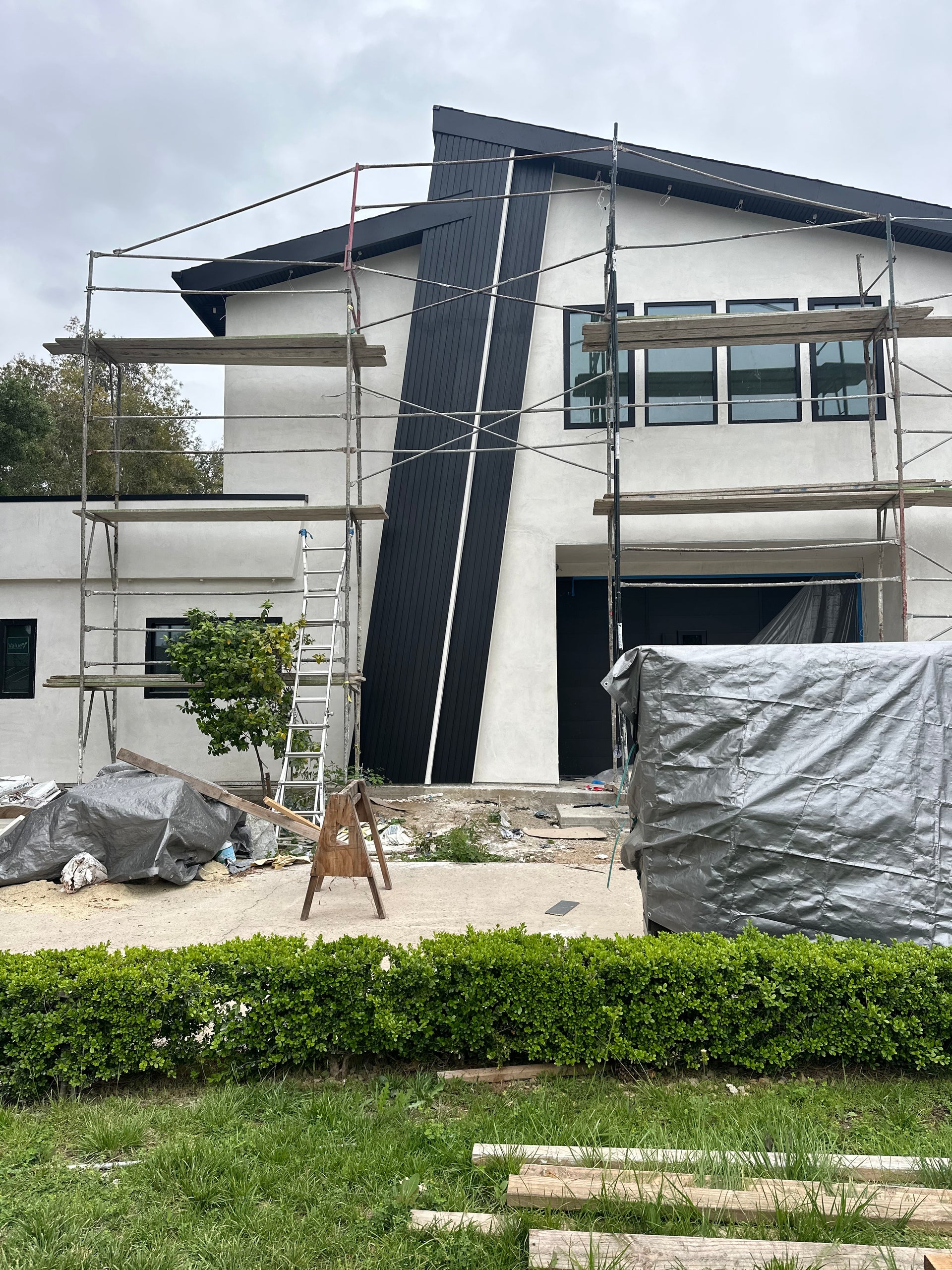 AlumLA Galleries: Explore Our Diverse Cladding Projects
