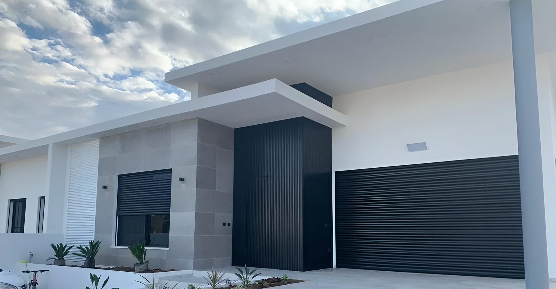Home Exterior Plus Garage Door Click 20 Series in Black